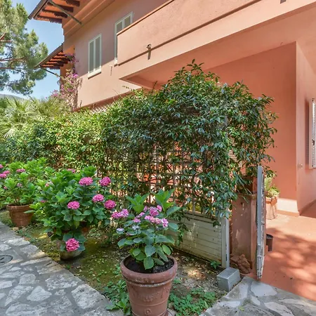 Casa La Paolina شقة